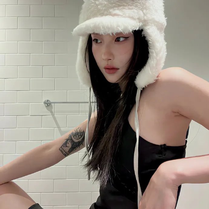 开局废材女配，我带全家逆风翻盘